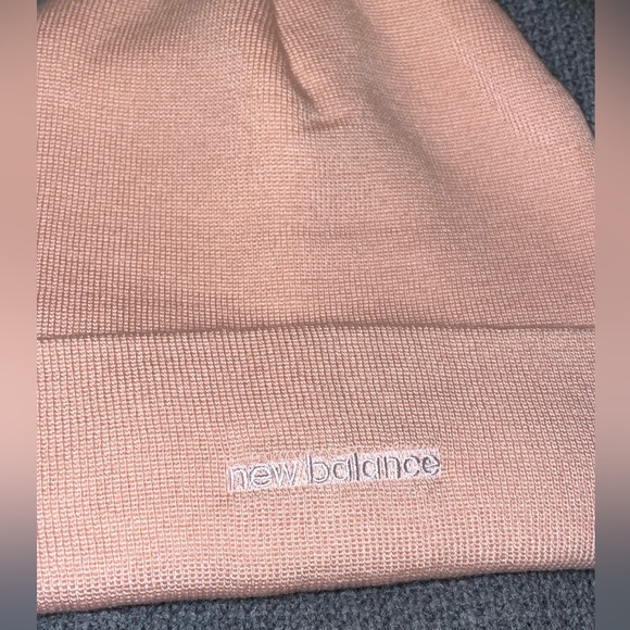 NWT New Balance Linear Logo Cuffed Beanie One Size Light Pink - Picture 7 of 16
